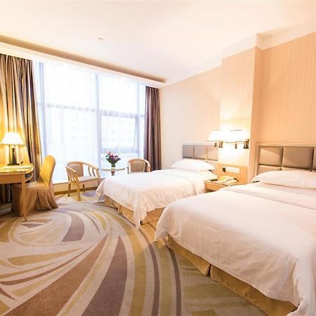 Vienna Hotel Zhanjiang Coast Avenue Екстериор снимка