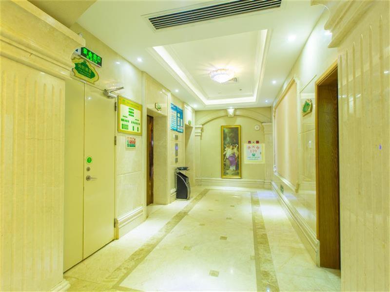Vienna Hotel Zhanjiang Coast Avenue Екстериор снимка