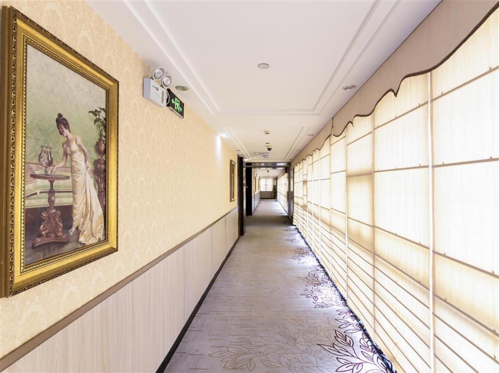 Vienna Hotel Zhanjiang Coast Avenue Екстериор снимка