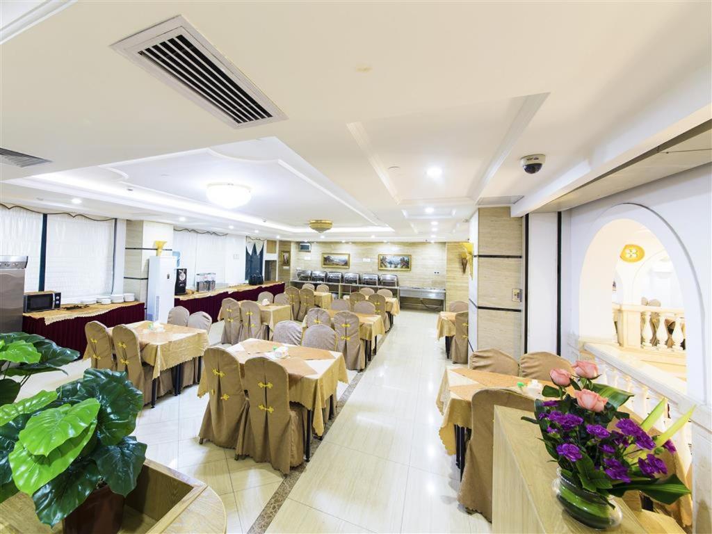 Vienna Hotel Zhanjiang Coast Avenue Екстериор снимка
